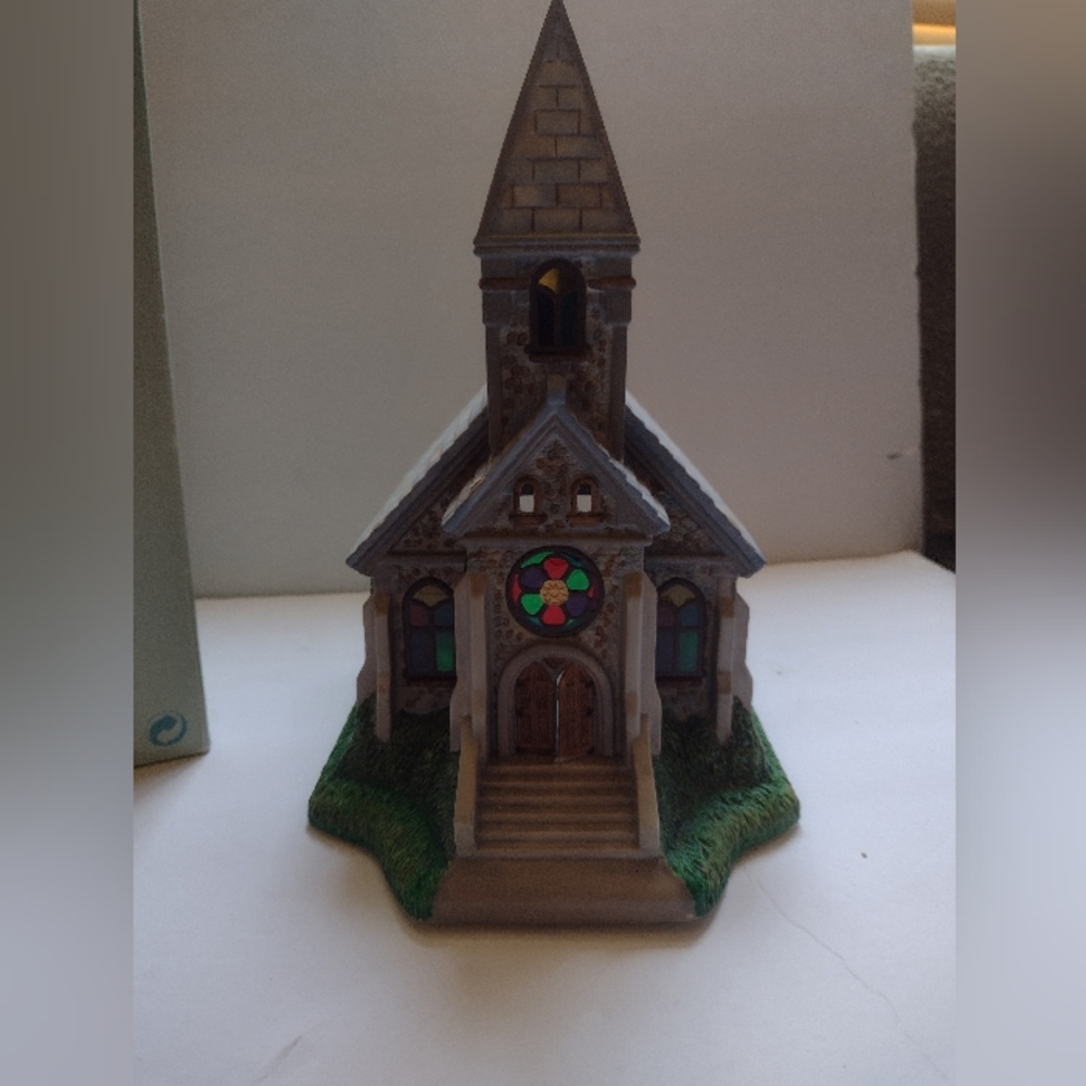 The church from Olde World village by Partylite p7321